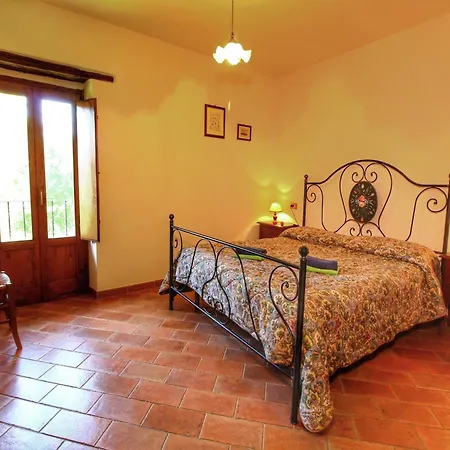 Prázdninový dům Rustic In Ortignano With Swimming Pool